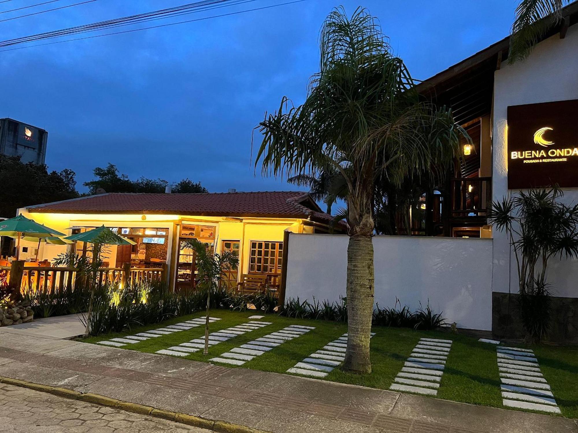 Pousada Buena Onda - Garopaba-Sc - 50M Da Praia エクステリア 写真